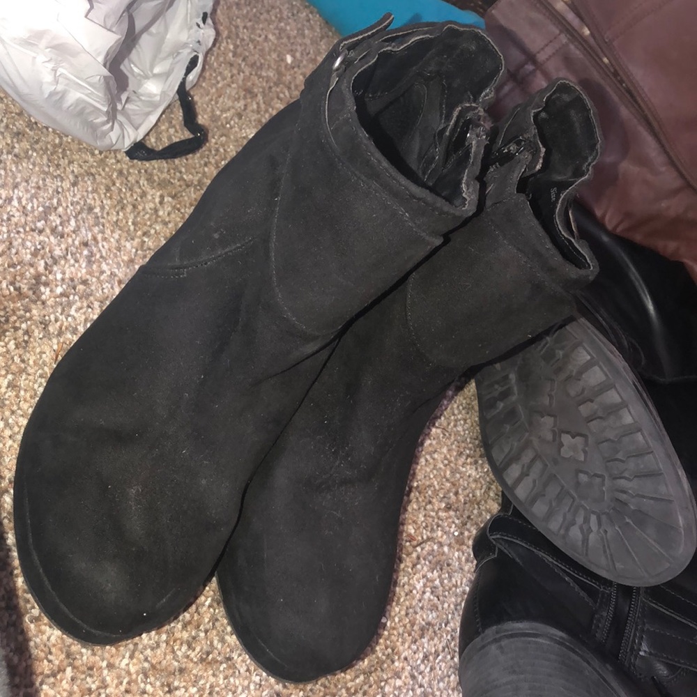 Boots - Picture 2 of 3